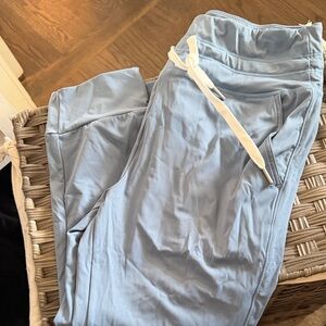HALARA Light Blue Capris with Cream Drawstring